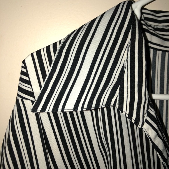 Button-up - Picture 3 of 6